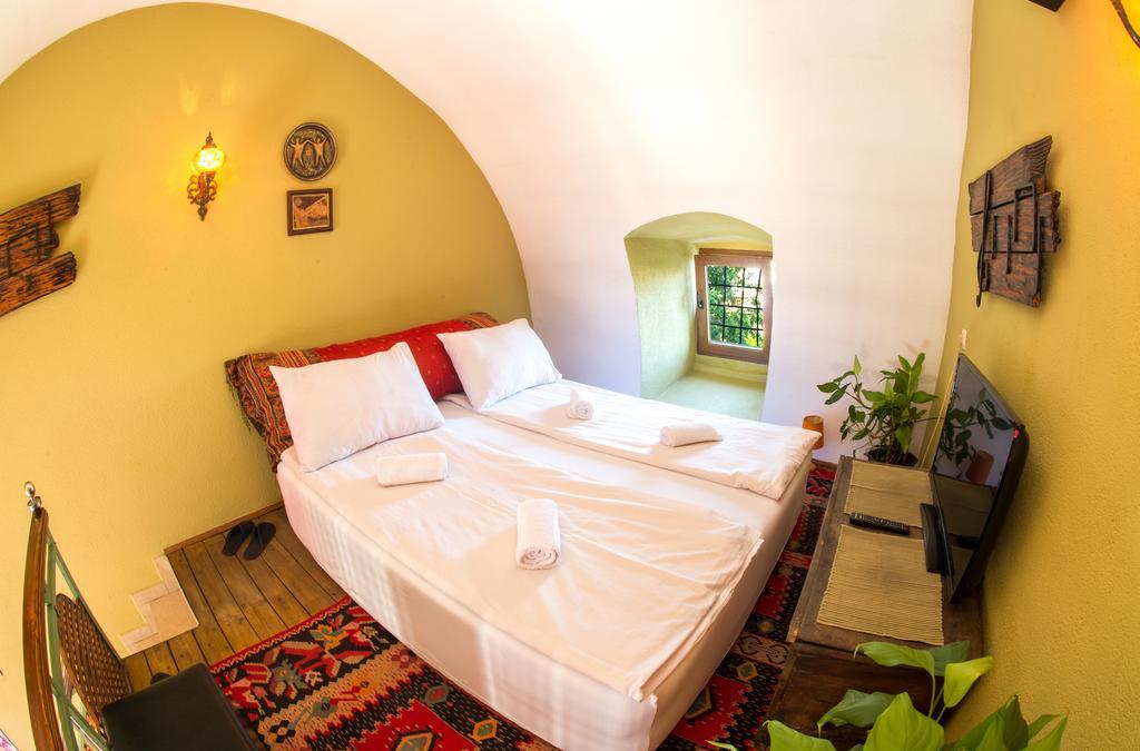 Cozy Studio Apartment Next To The Old Bridge Мостар Екстериор снимка
